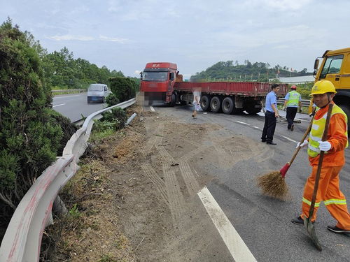 金華高速暖心救援 半掛車事故卡住車道，多名司機聯手相助